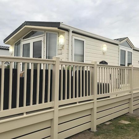 Hot Tub Accommodation North Wales Caravan Рил Экстерьер фото
