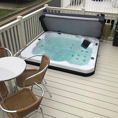 Hot Tub Accommodation North Wales Caravan Рил Экстерьер фото